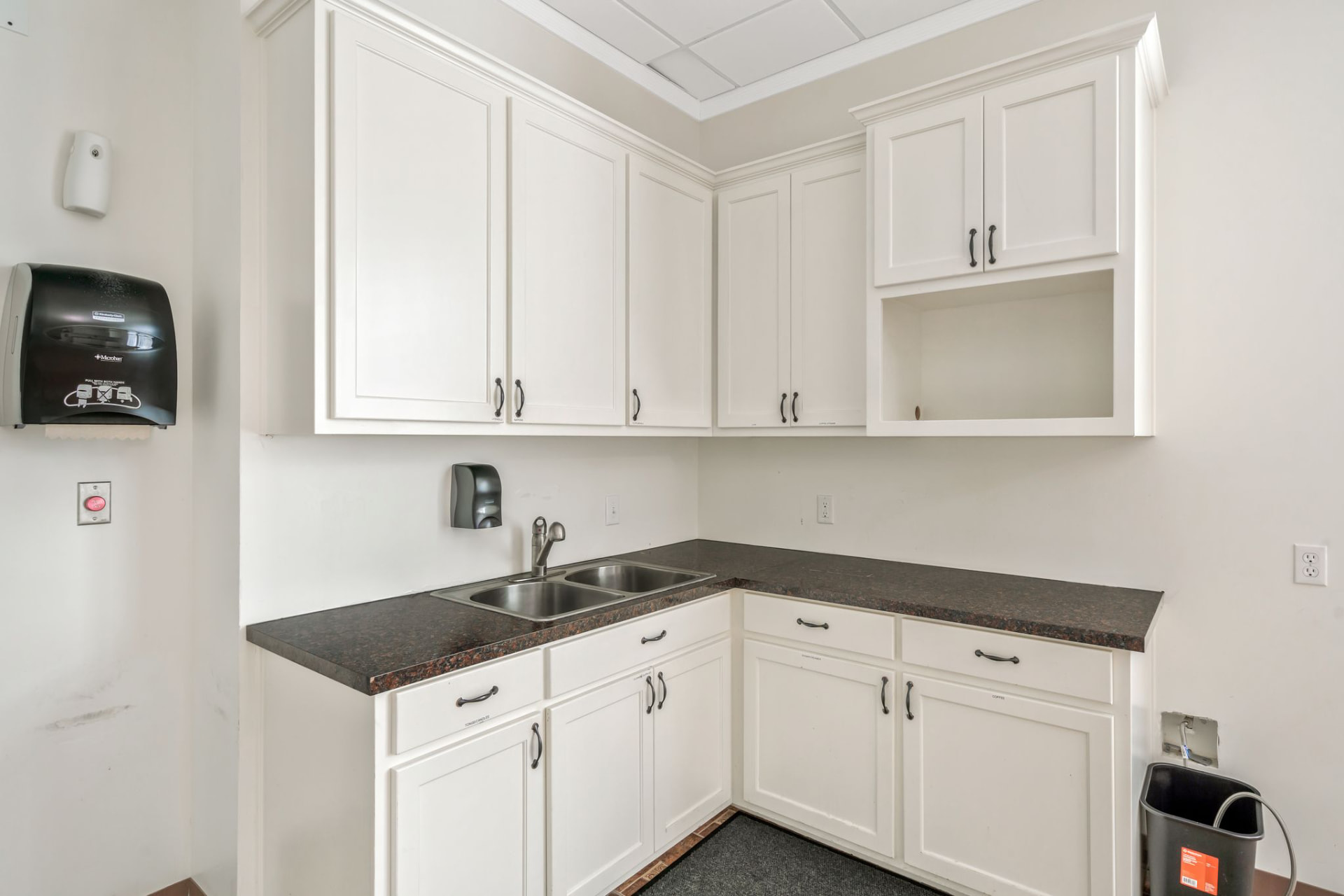 Kitchenette with granite counters