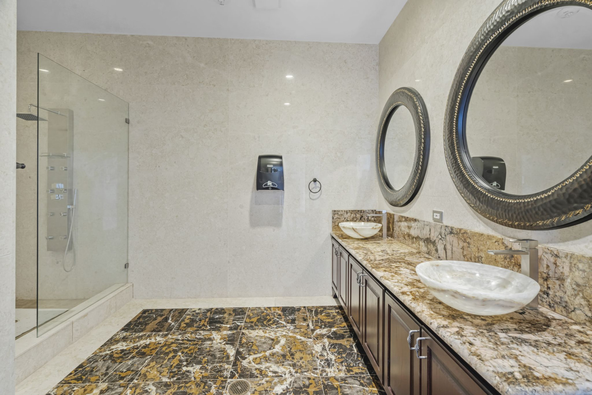 Executive Shower Suites