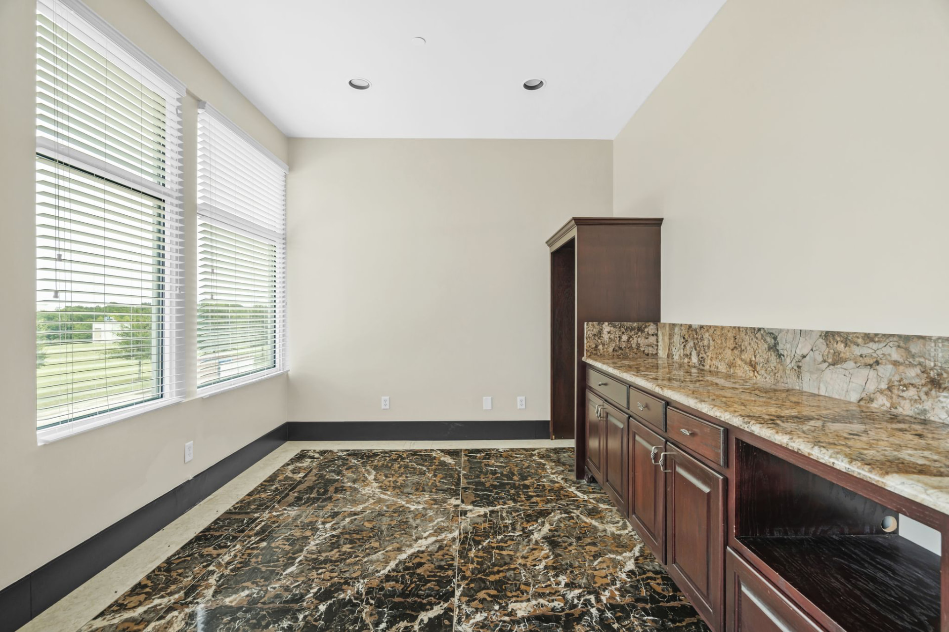 Break Room & Kitchen
