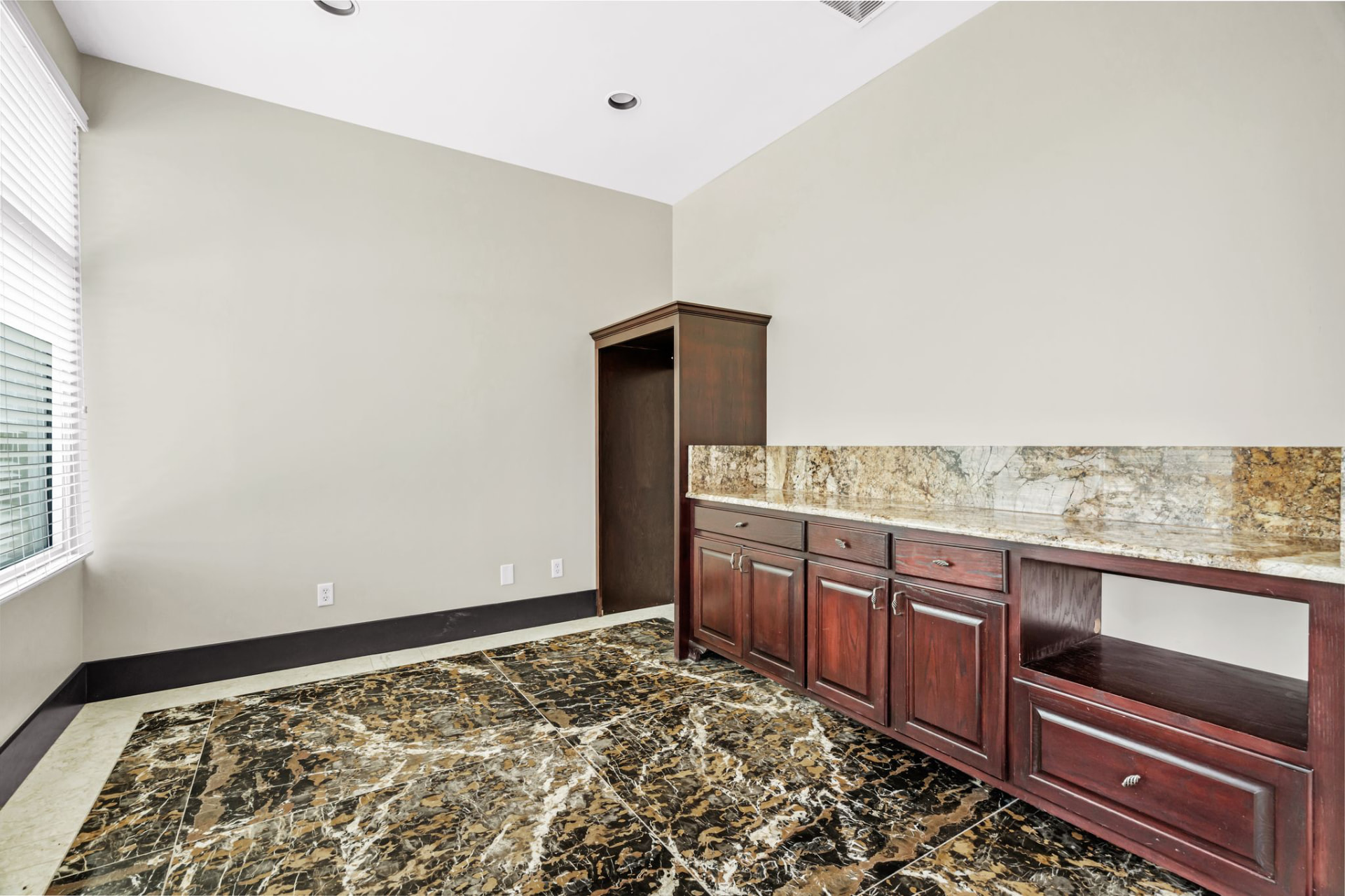 Built-In Wet Bars