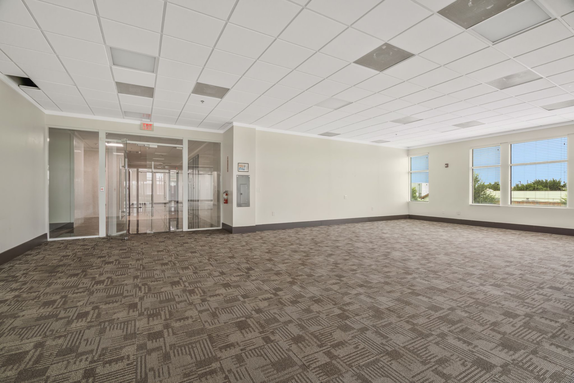 Large open suite with window line
